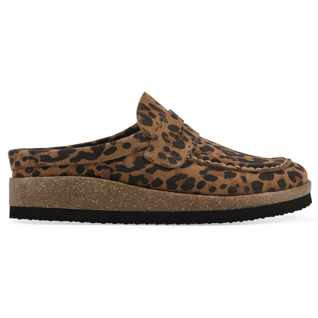 Women's wooden clogs