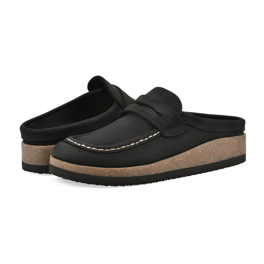 Women's wooden clogs