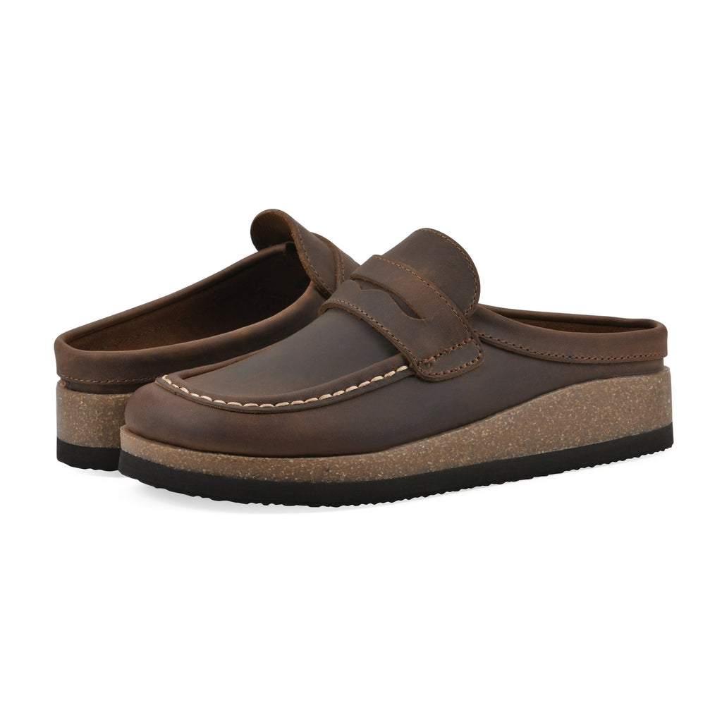Women's wooden clogs