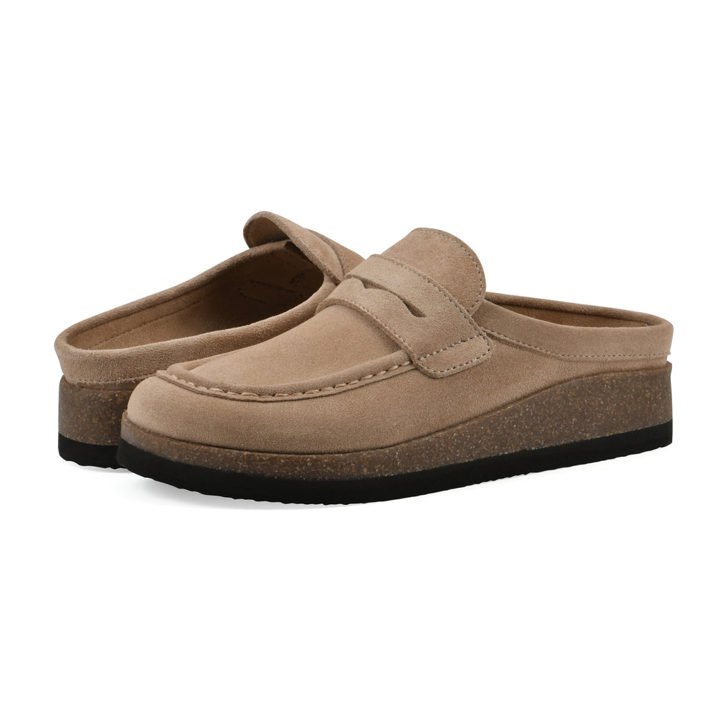 Women's wooden clogs