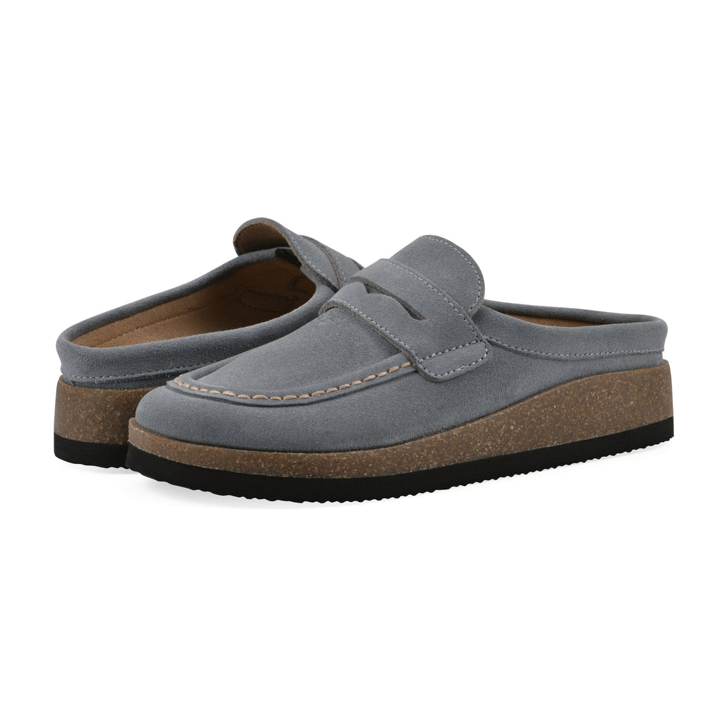 Women's wooden clogs